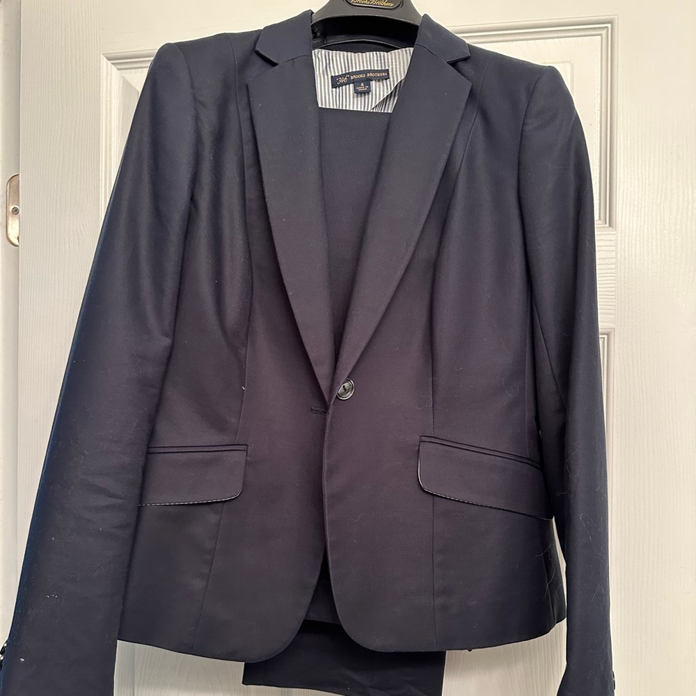 Brooks brothers pant suit. Perfect for interviews or business wear